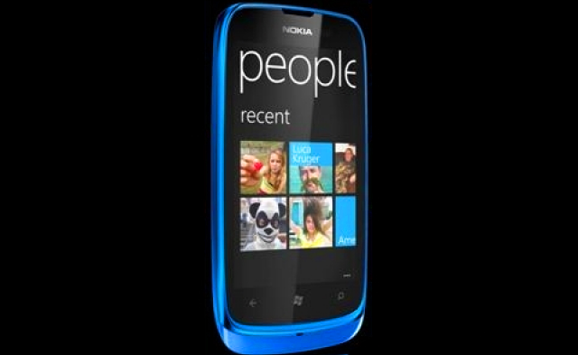 جديد نوكيا 2012 : هاتف بكاميرا 41 ميجا بكسل وهاتف لوميا 610 Nokia-lumia-610-2