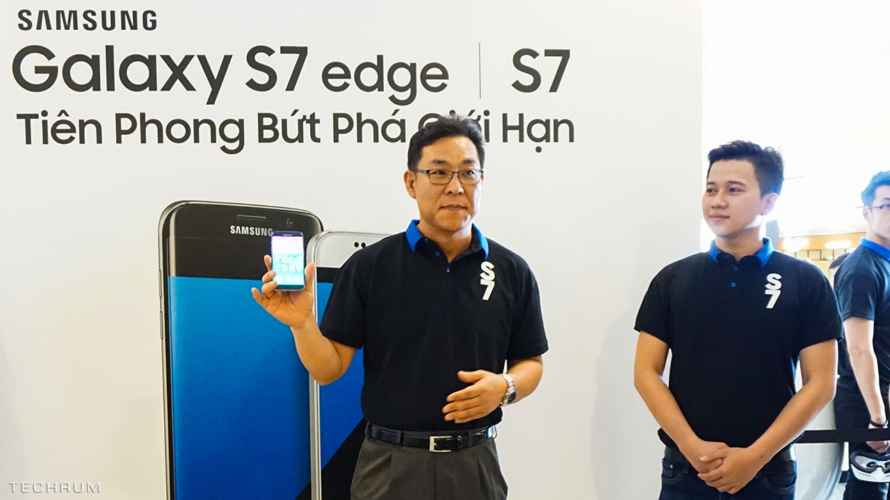 Samsung tưng bừng mở bán Galaxy S7 & S7 edge chính thức tại Việt Nam 09Fsr