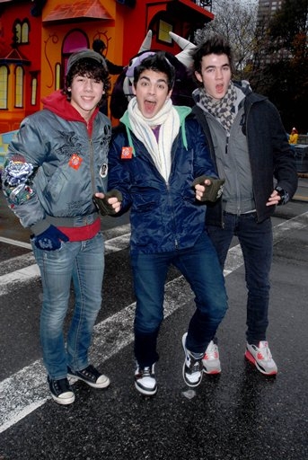 Las fotos mas cómicas de los Jonas Brother Jonas_brothers_1201970623