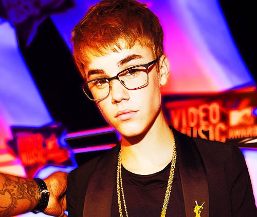 جاستن بيبر في حفل توزيع جوائزmtv 2011  Justin-bieber-1314640396