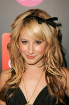 AshLey Tisdale Resimleri TI4U_u1138396312