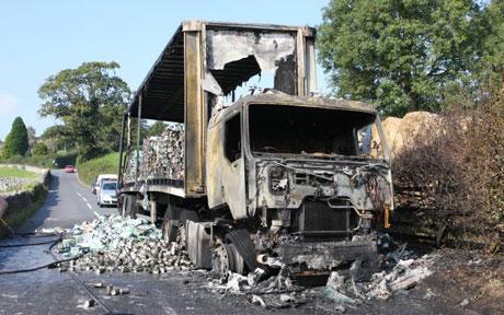 Exploding custard truck sends driver running. Custard-lorry_999293c