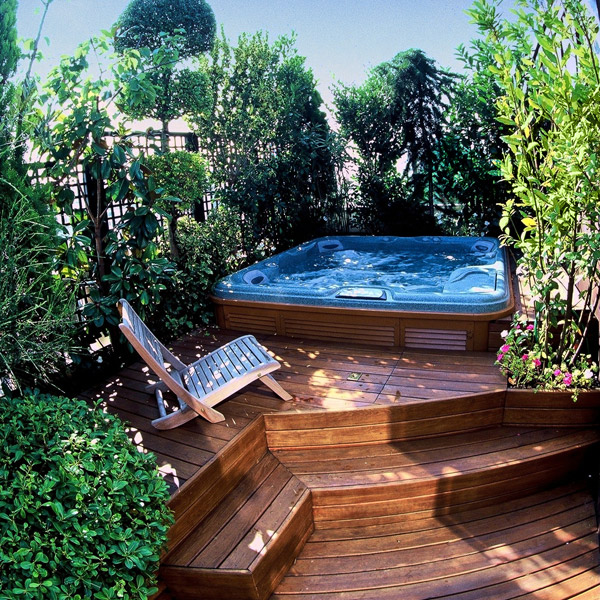 Le jardin avec Jaccuzzi 000025