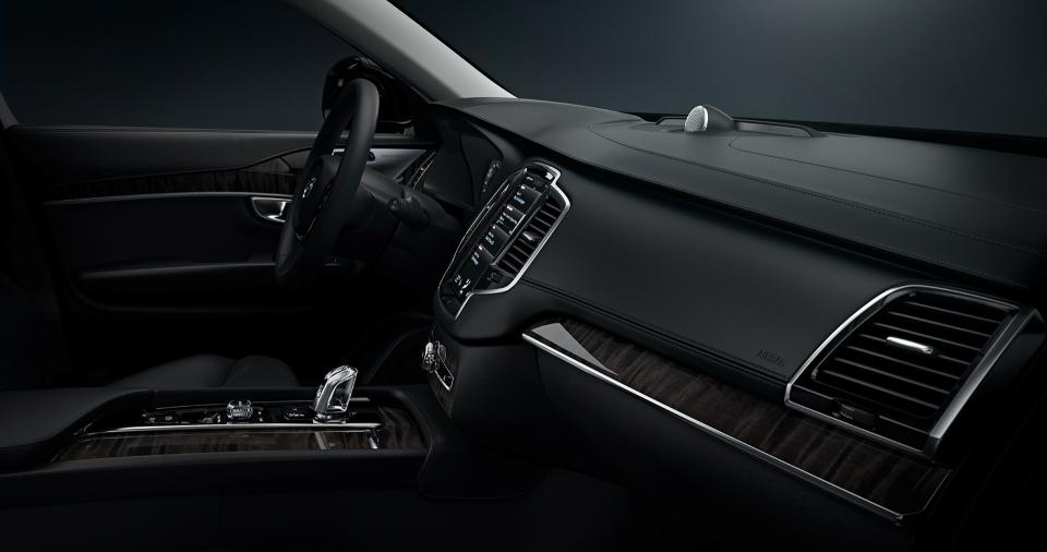 صور اخر مديل سيارة   2014 Volvo XC90 Debuts Next Generation Interior Volvo-XC90-Black-Interior