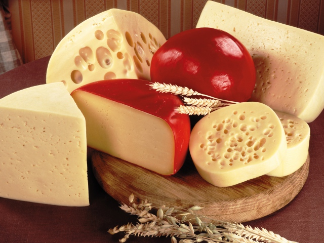 أشهرأنواع الجبن في العالم وفوائدها   Food_Various_grades_of_cheeses_036305_