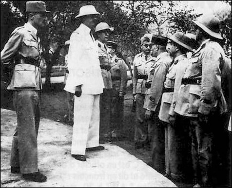 Photos, tirages argentiques Général de Gaulle 1941 à 1945 Brazzaville-1942-476x386