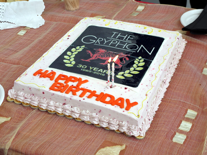 Nueva Tienda de Ultimate Audio celebra el 30 Aniversario de Gryphon Ua_cake