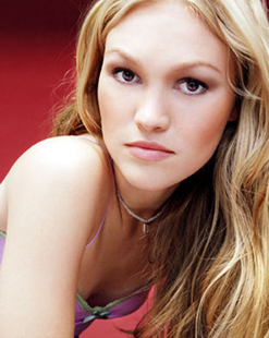 Actresses With Deep Voices? Julia_Stiles%20-%201%20-%20The_Omen