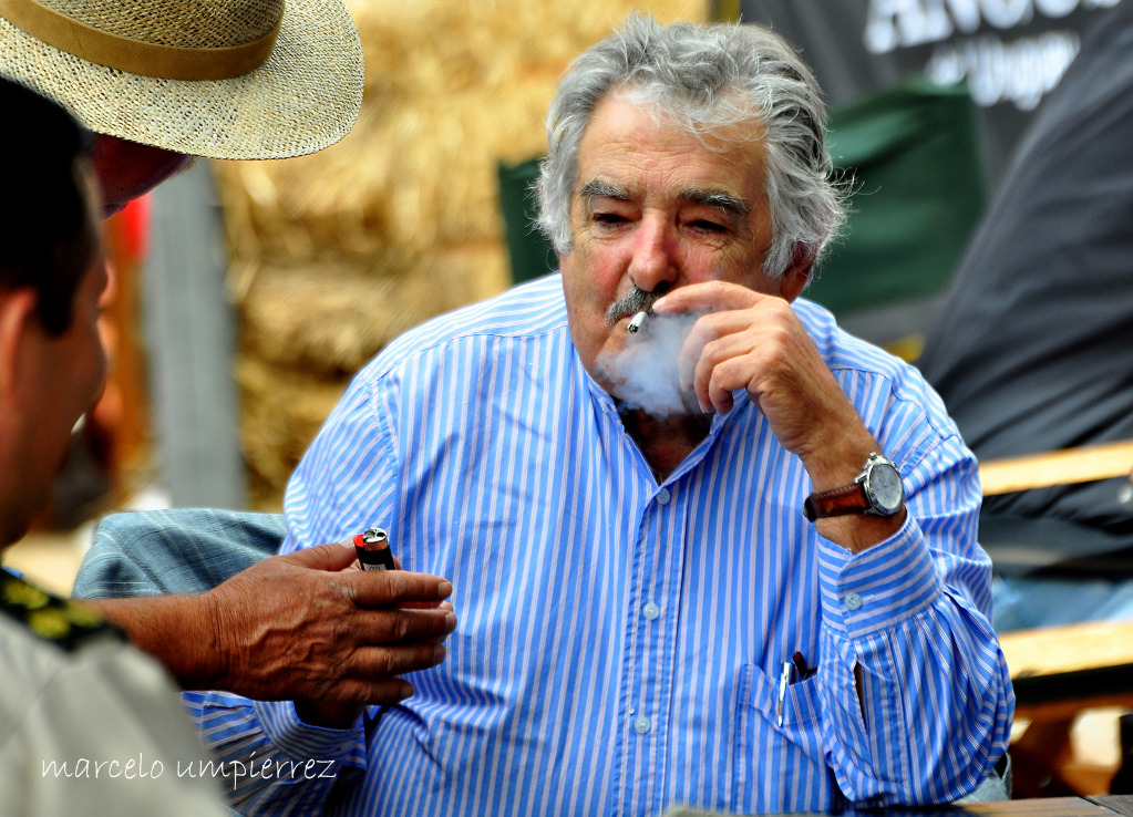 Los Lauchistas votamos verde  MujicaFumando