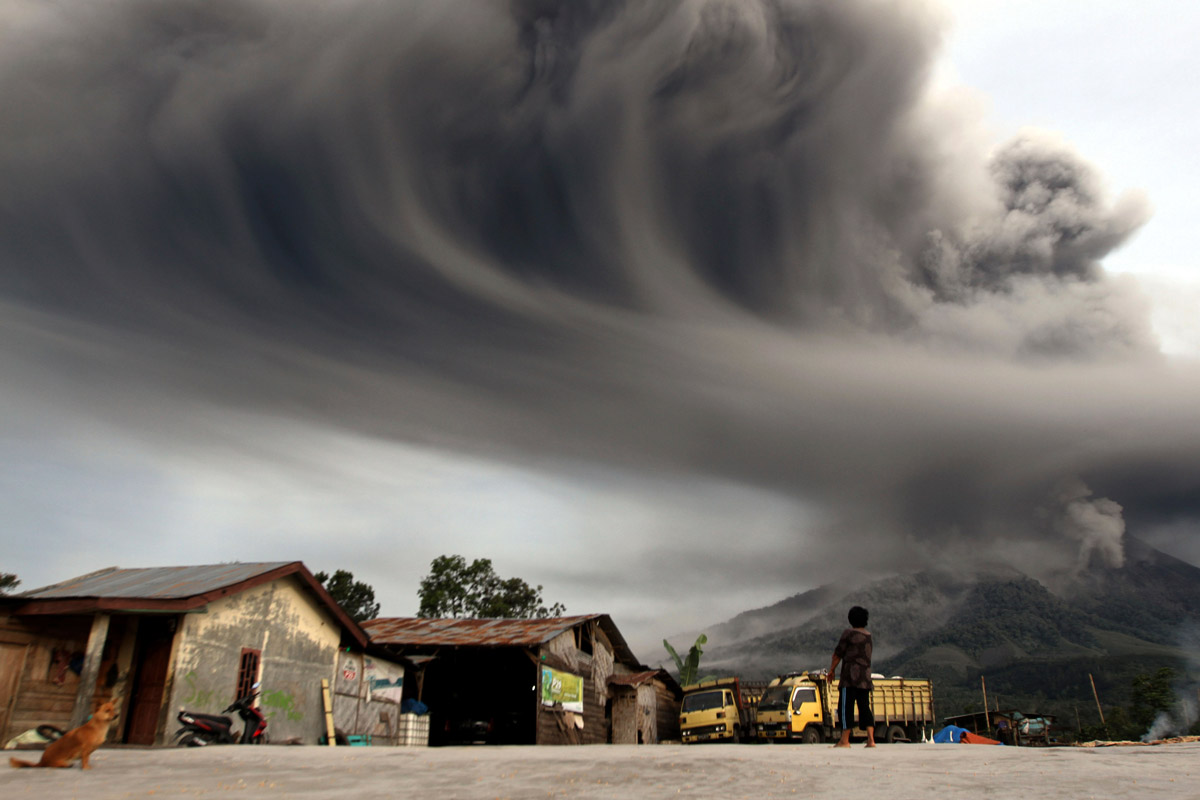 Seven Volcanoes In Six Different Countries All Start Erupting Within Hours Of Each Other Dn24602-1_1200