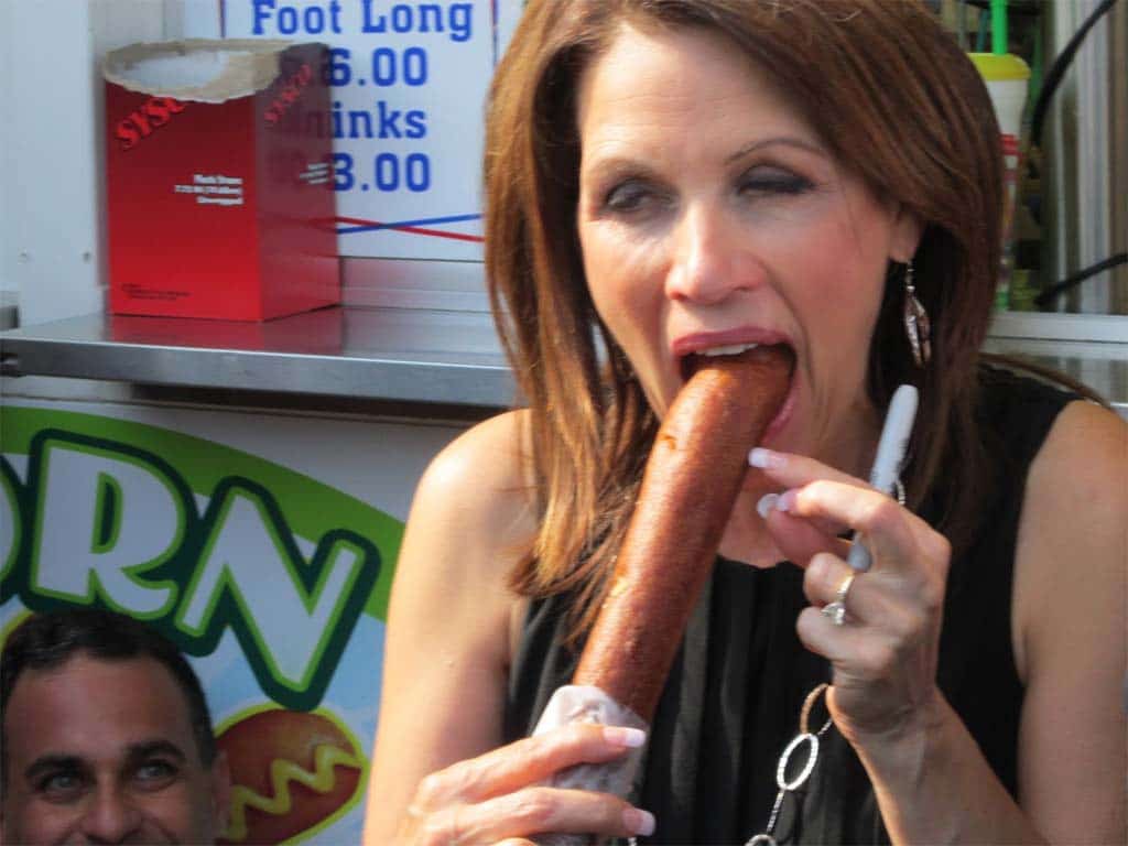 Now that's my idea of a presidential candidate. Michelle-Bachmann-with-corn-dog