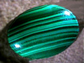 سر العلاج بالاحجار الكريمة 320malachite2