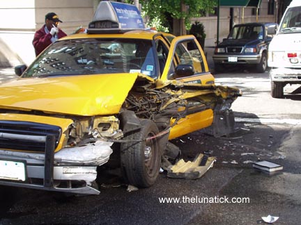 Opé GAE Hello Kitty à Jouy sous les Côtes (55) Taxi_accident_2