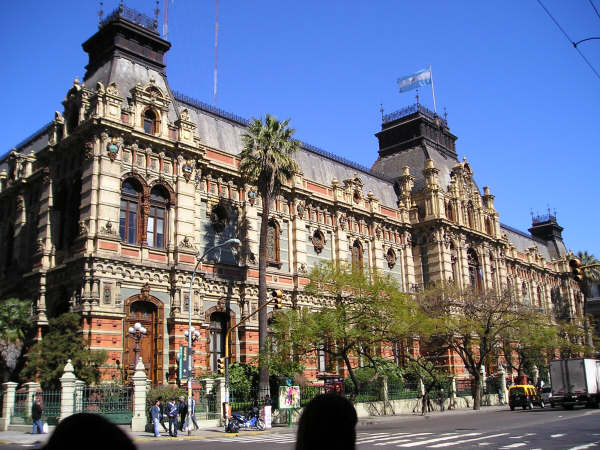 அழகான கட்டிடங்கள் ரசிகர்களின் பார்வைக்கு. - Page 7 Edificio_obras_sanitarias_sanitary_works_building_buenos_aires_argentina_photo_martin_gonzalez_calderon