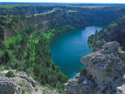 جمآل اسبانيا  Hoces_del_duraton_nature_reserve_sepulveda_segovia_spain_photo_gov