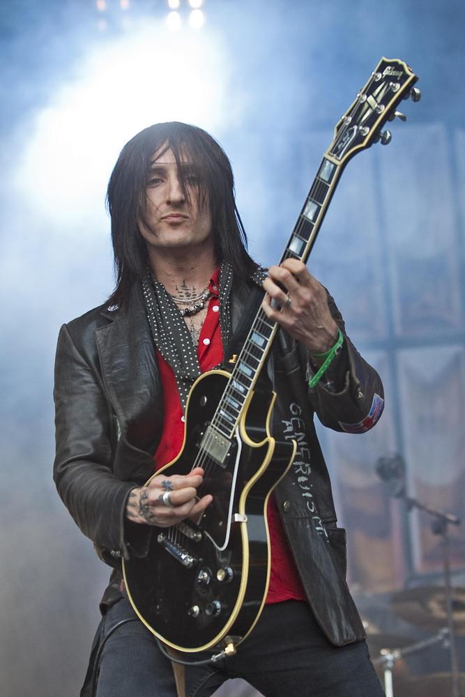 R.Fortus:" gran parte del sucesor "Chinese Democracy" ya está listo. Richard%20Fortus%20Promo%202013