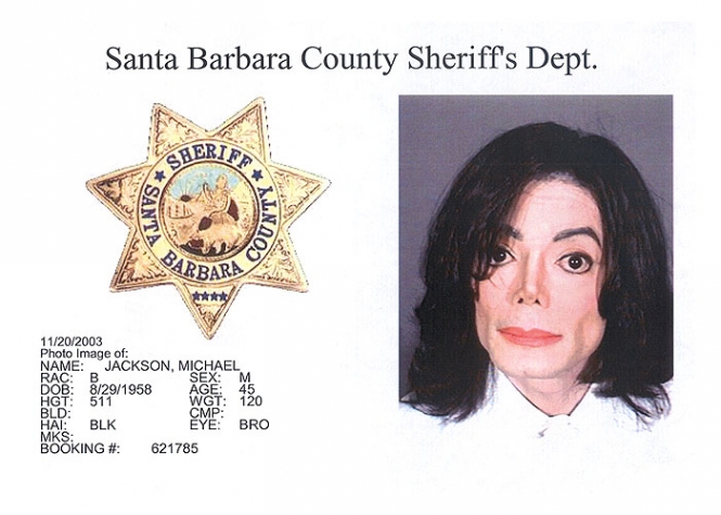 (Caso 004) Denuncia Leogar c. Il Divo [Arts. 2 f) y 5.1 LNSE y arts. 4.1.2 g) y 4.2.2 a) y b)] - Página 2 Michaeljacksonmug1