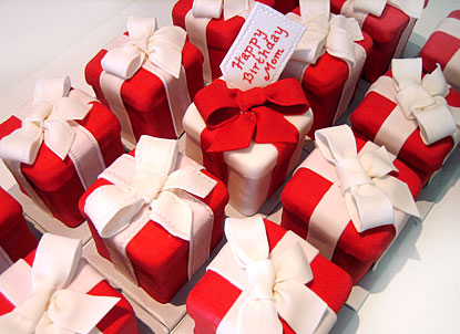        Gift_box_cakes