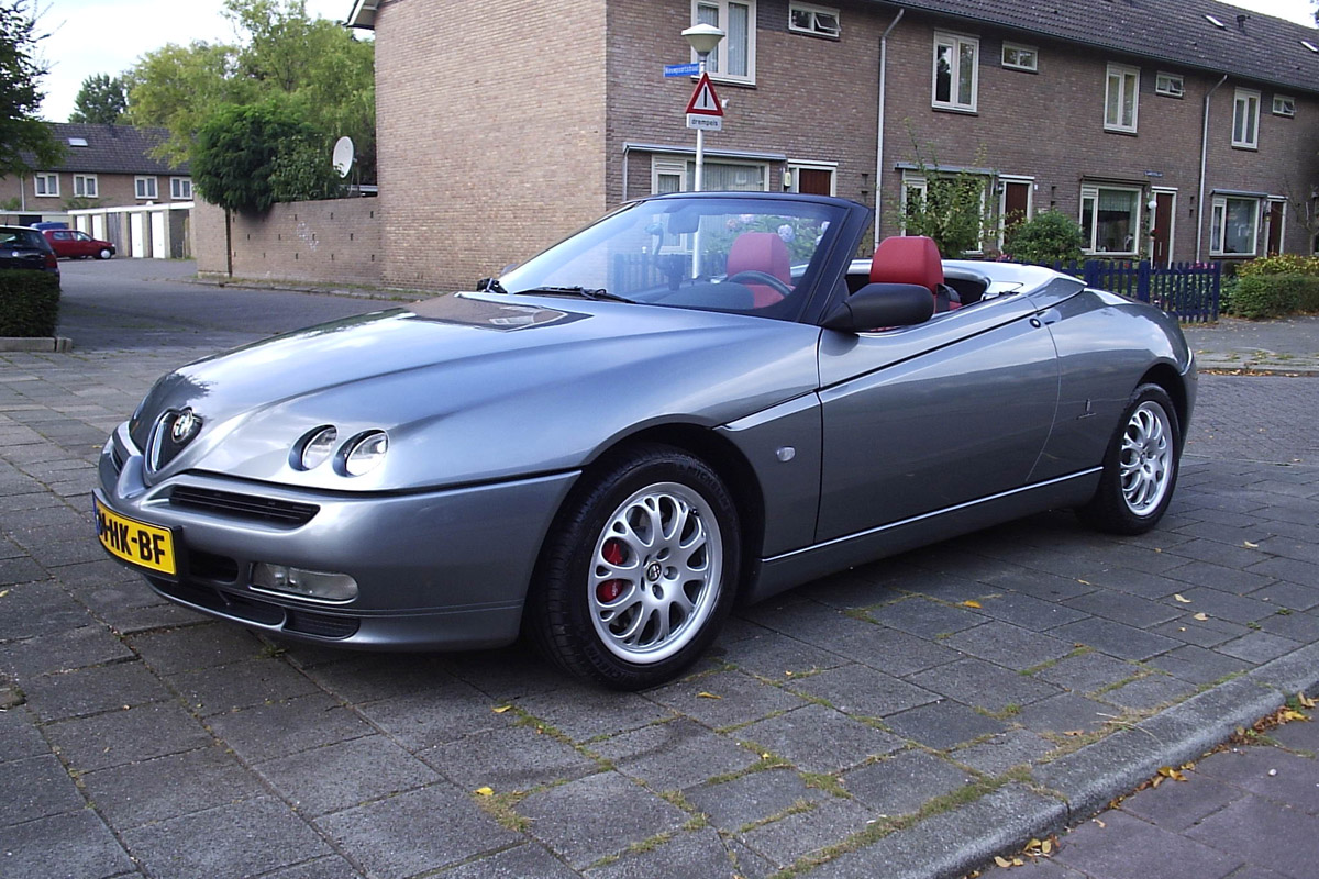 Ma nouvelle voiture - Page 12 Alfa-romeo-gtv-spider-blue