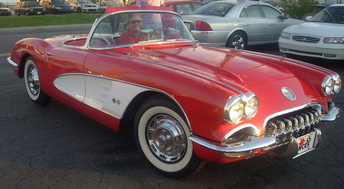 Motor Trend - voiture de l'année : 1955 Chevrolet_corvette_c1_orange_julep