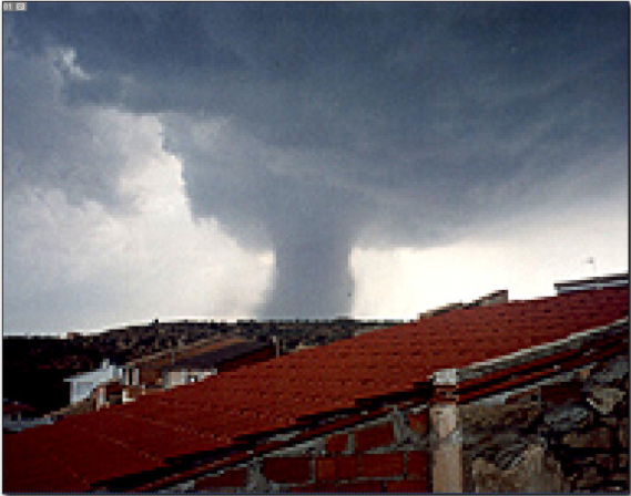 Tornado F2/F3 y Supercélula de Alcañiz (Teruel). 23/JUL/03 Foto01