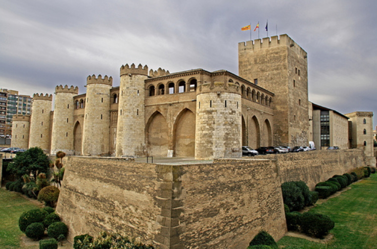 histoire d'une date .. une date de l'histoire .. - Page 4 Castillo-Palacio-La-Aljafer%C3%ADa