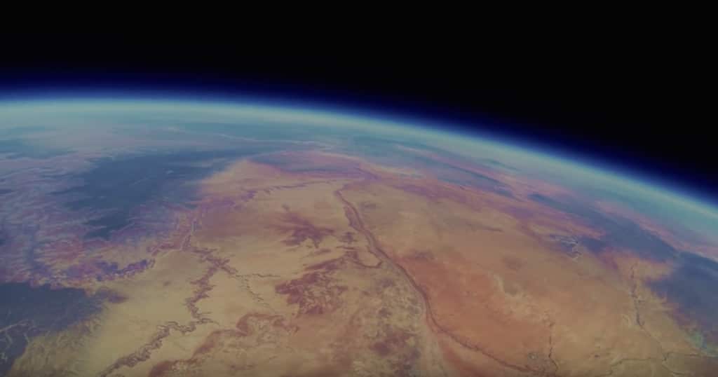 Έδεσαν μια κάμερα GoPro σε ένα μπαλόνι και την άφησαν στο διάστημα! 1grancan