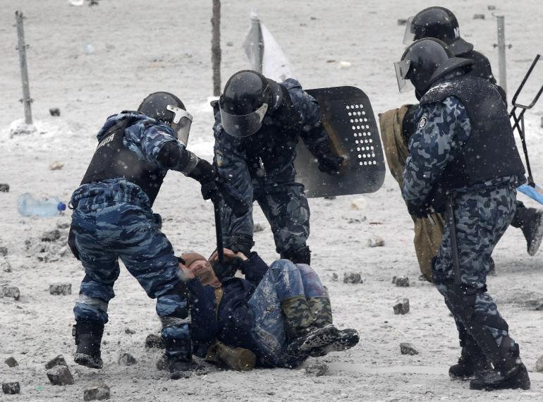 Ukrainian Blue / Purple TTsKO Winter Uniform Why-ukraines-berkut-special-police-force-is-so-scary
