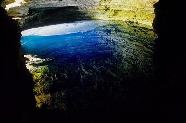 Thăm hồ nước Thần tiên "xanh lét" nằm trong hang động. Tham-ho-nuoc-than-tien-xanh-let-nam-trong-hang-dong-image2