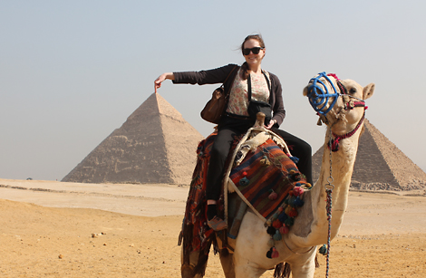 Ghosts of the pyramid - البوابة Pyramid-camel