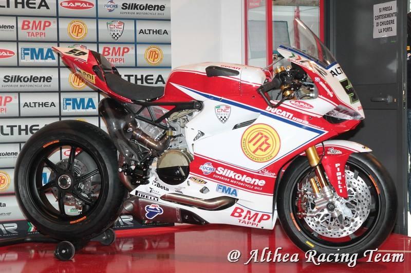 El Althea Racing presenta su nueva Ducati 1199 Panigale EVO 39401-althea-racing-ducati-2014%20(3)