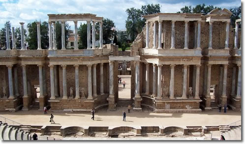 صور للمسرح الروماني Merida-roman-theater