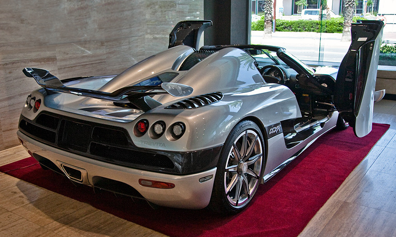 Tópico oficial pra postar fotos de carrões da poha. 2010-koenigsegg-ccxr-trevita-4