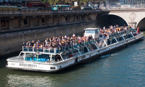 Francuska - Page 14 Seine-river-cruise-Paris-26-Sept-2009-600x363