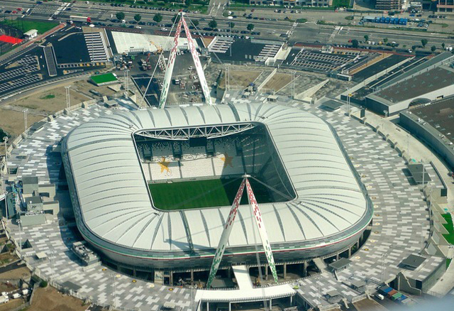 New Stadium Used Low Quality Steel??? Juventus_new_stadium