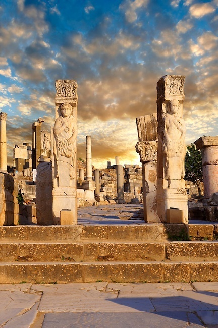 Ο γύρος του κόσμου σε... 40  φωτογραφίες The-Hercules-Gate-Ephesus-Turkey