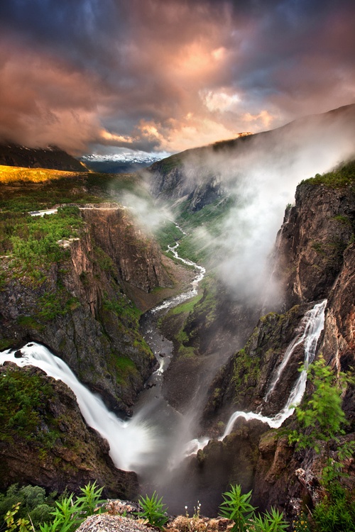 Ο γύρος του κόσμου σε... 40  φωτογραφίες Voringfossen-waterfall