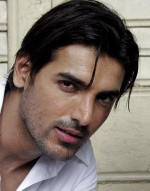 لعبة حلوة وخفيفة وظريفة...مين احلى واحد John-Abraham_10