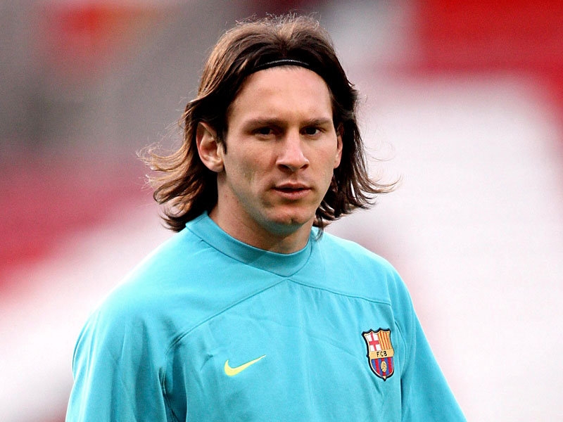 برشلونة وميسي الأفضل بكرة القدم لعام 2009 Lionel_Messi_Barcelon