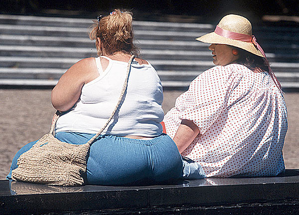 صورة مضحكه بأسم الاعضاء من اختياري ( اللي يتقلق لايدخل ) رجاءاا Obese_People