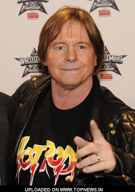 تيكر لن يعتزل ، اتش يعود للحلبة ، حوار انجل ، المزيد×´)¤··  Roddy-Piper5_0