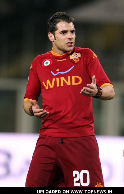 As Roma  | Candid Simone-Perrotta1