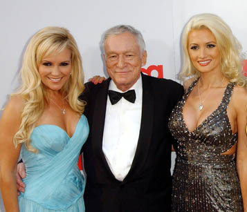 Que pensez-vous des poupées BB ? - Page 2 Hugh-Hefner4