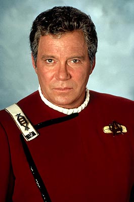 oui j'ai de grandes oreilles et alors, tu veux ma photo ? !  William-Shatner