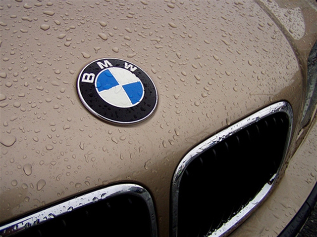 Istorija automobilskih logotipa BMW_Logo_106794_20080715_l