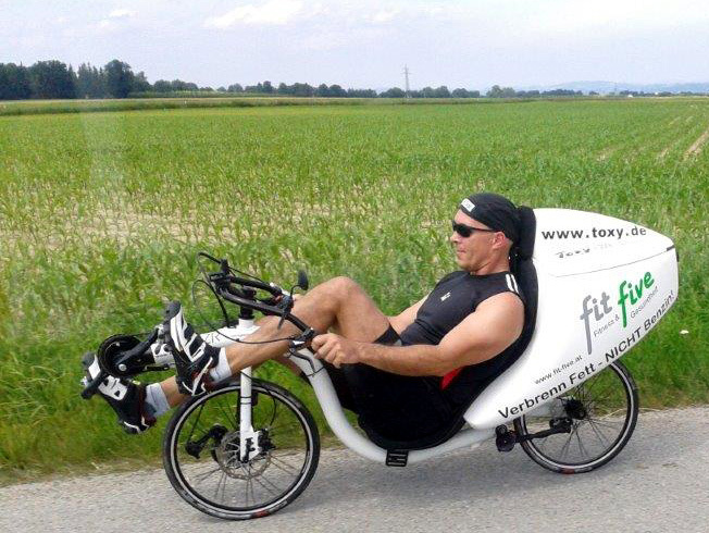 Je veux devenir Superman (Conseils pour monter un U-bar?) Toxy-zr_liegerad_recumbent-lowracer_fitfive-wien