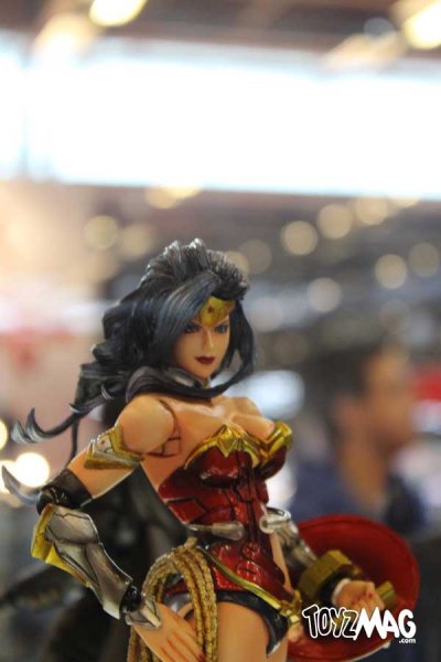 [Square Enix] Play Arts Kai DC Universe - DC Comics Variant Wonder Woman - Página 2 Squareenix-japanexpo2013-100