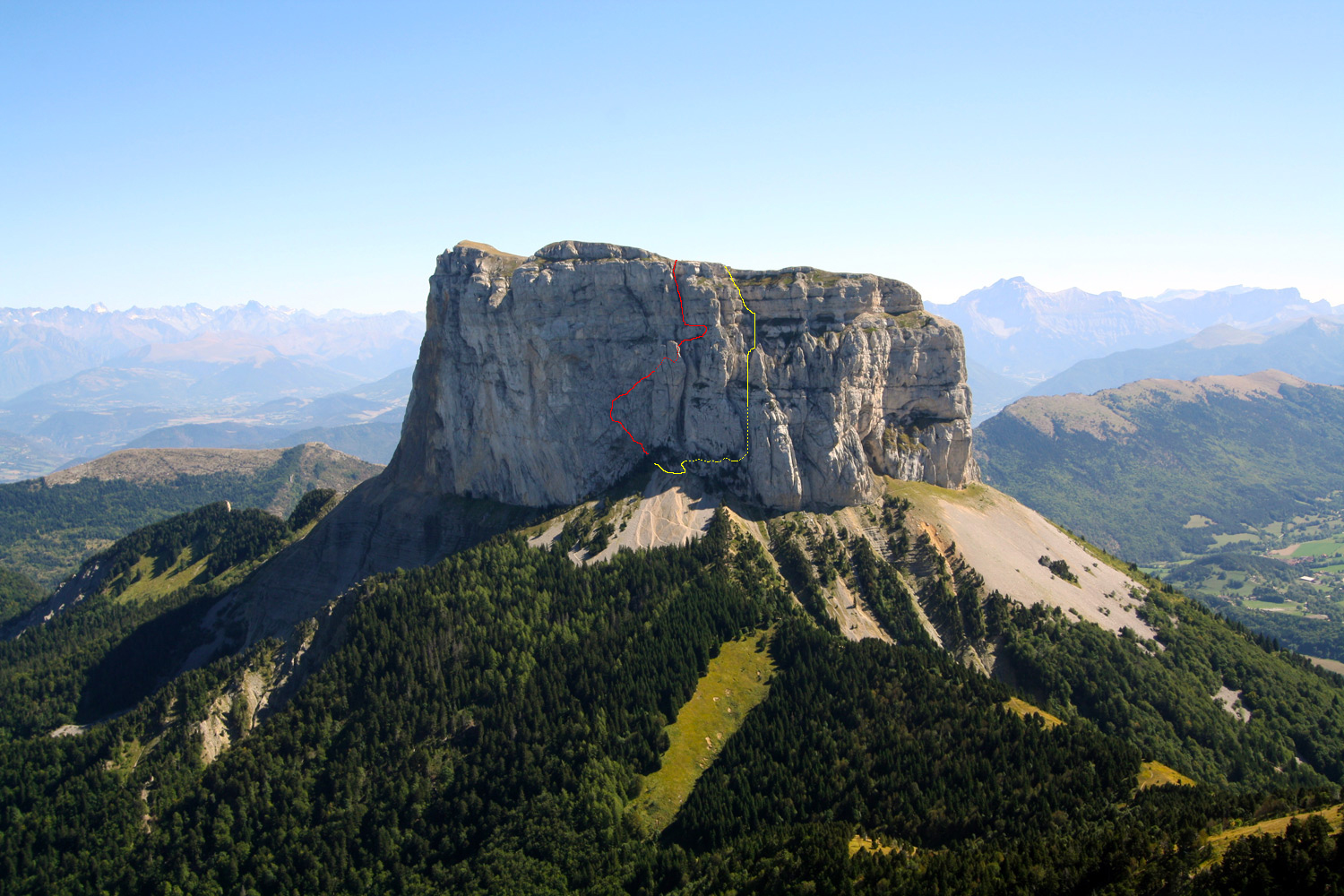 Le Diois ? C'est beau... - Page 2 Mont-Aiguille-blog-voyage-1