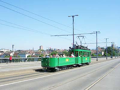 Liniennetzentwicklung und neue Projekte Wagen1045_181_1821