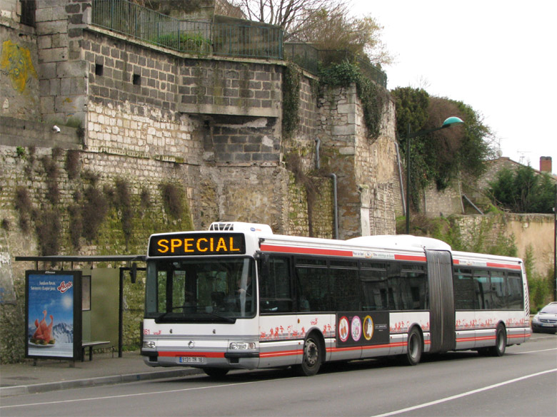 Le reseau de bus d'Angouleme (STGA) Agora_l_stga361